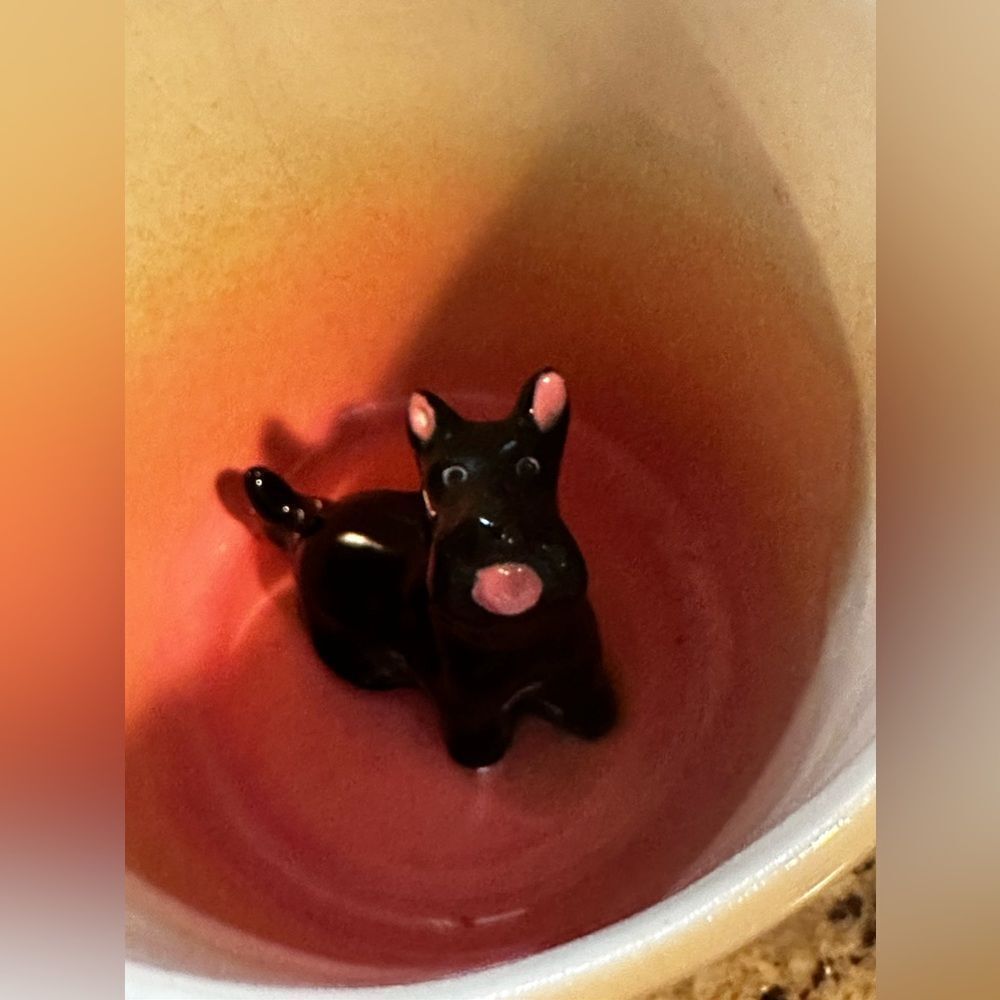 Vintage Scotty Dog surprise meets you with every drink in this special mug - Picture 2 of 3